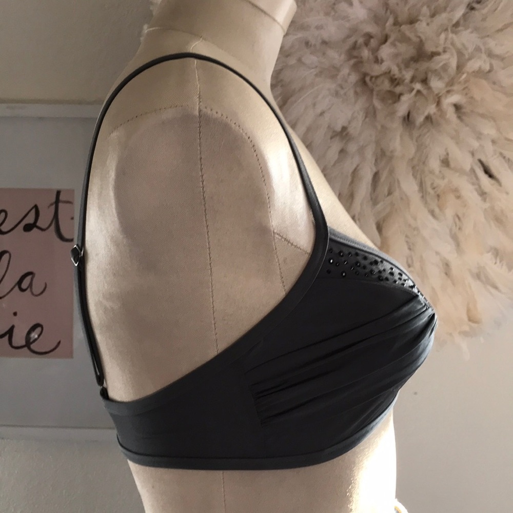 ❤️... 1 Sol Bikini Top